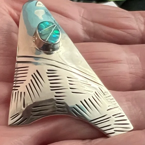 Southwestern vintage sterling silver earrings with opal - Picture 2 of 7